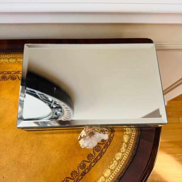 Mirrored Glass Hinged 8" Trinket Jewelry Box W/ Amethyst Geode Knob Gold Trim - Picture 8 of 12